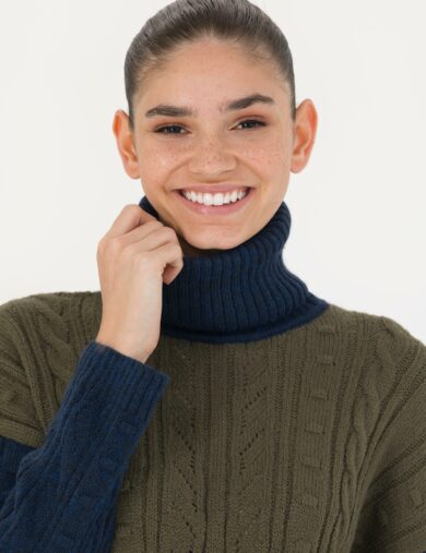 ژاکت تریکو یقه اسکی لاجورد  کراپ تاپ آستین بلند زنانه  پیرکاردین