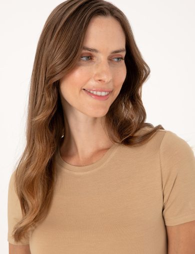 تی شرت  کرمی  رگولار  زنانه  پیرکاردین