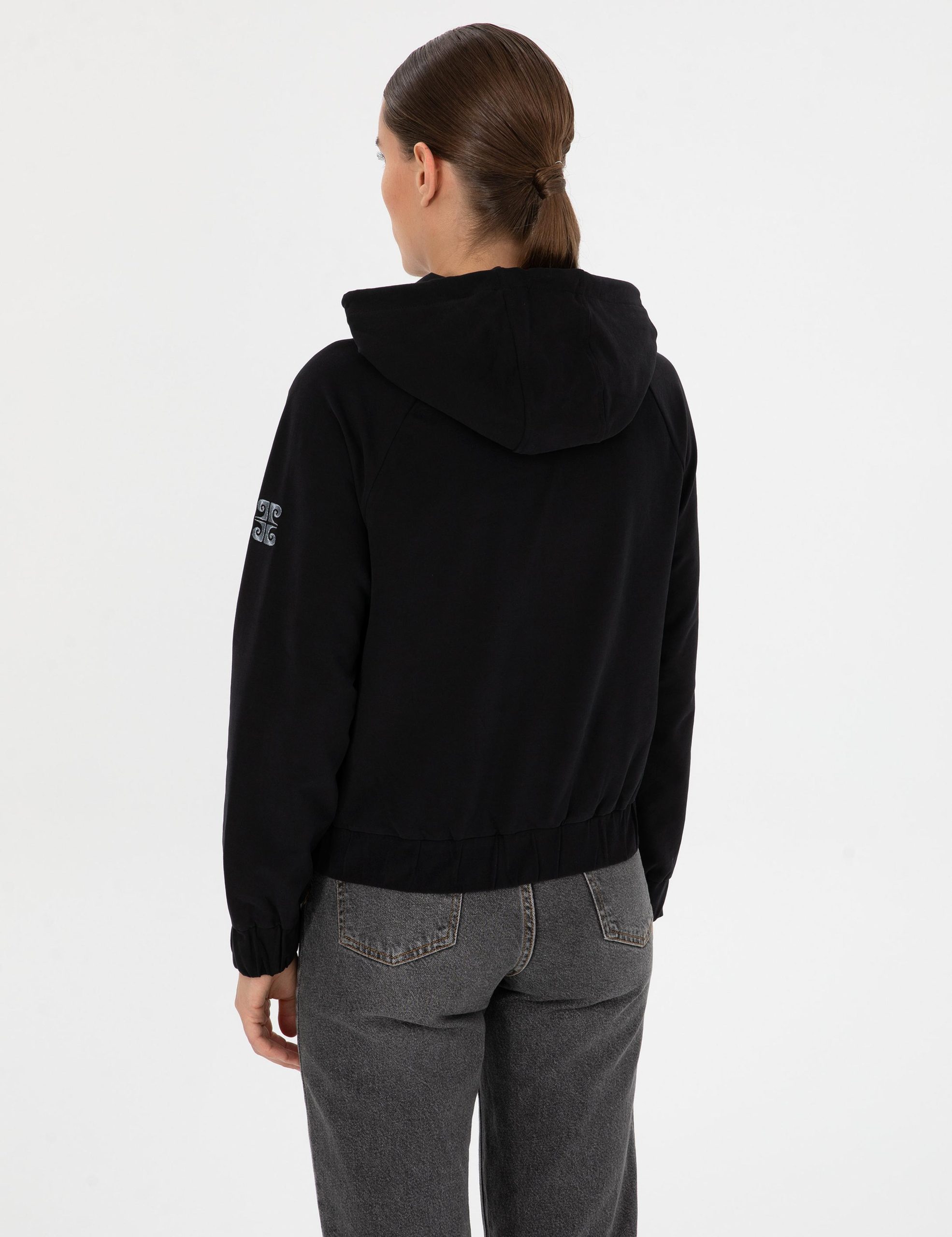 iranpierrecardin-50312020-VR046-3