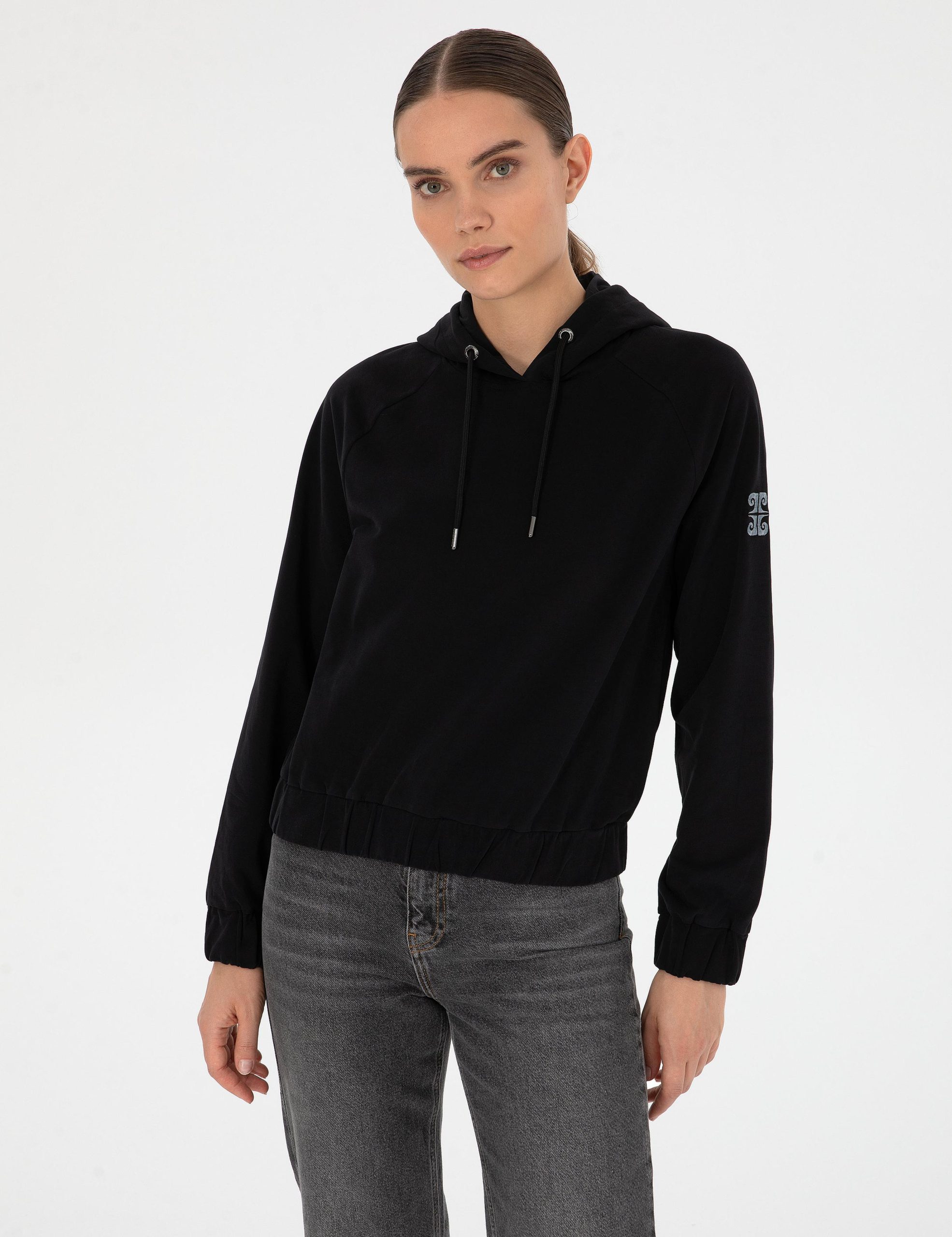 iranpierrecardin-50312020-VR046-6